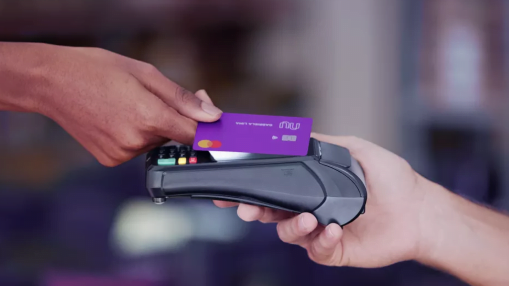 Entenda como funciona a função a opção pagamento por aproximação do cartão de crédito